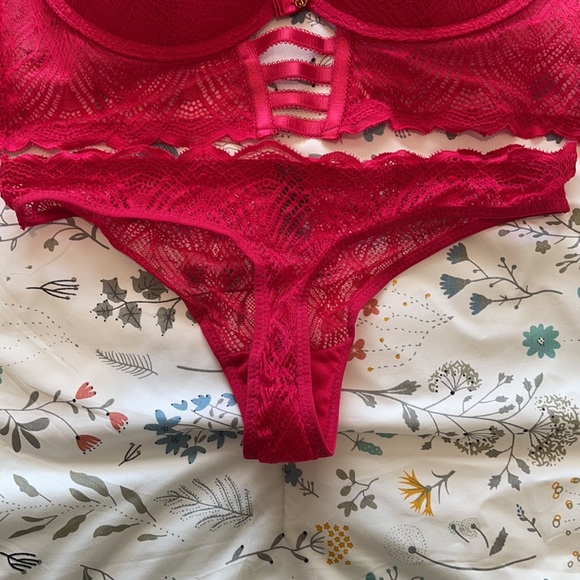 NWT BRAND NEW Push up bra and thong set - Picture 7 of 11